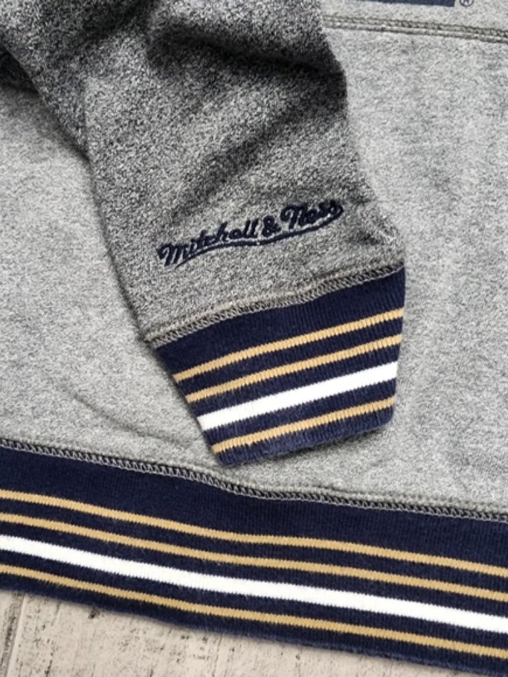 Notre Dame NCAA Mitchell&Ness‎ Size M Gray Men's Long Sleeve Crewneck Sweatshirt - Picture 5 of 9